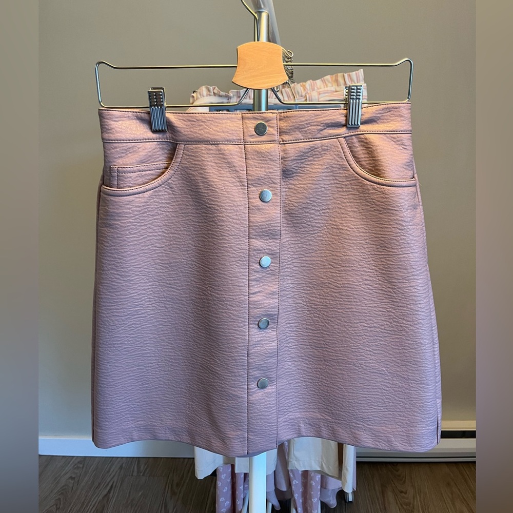 Dynamite Faux Leather Mini Skirt (Dusty pink, size M)